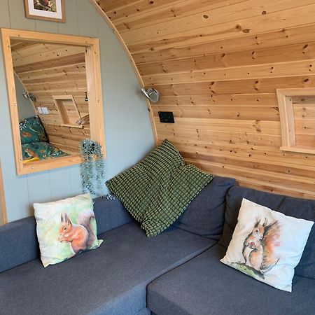 Red Squirrel Pod With Hot Tub Villa Оубън Екстериор снимка